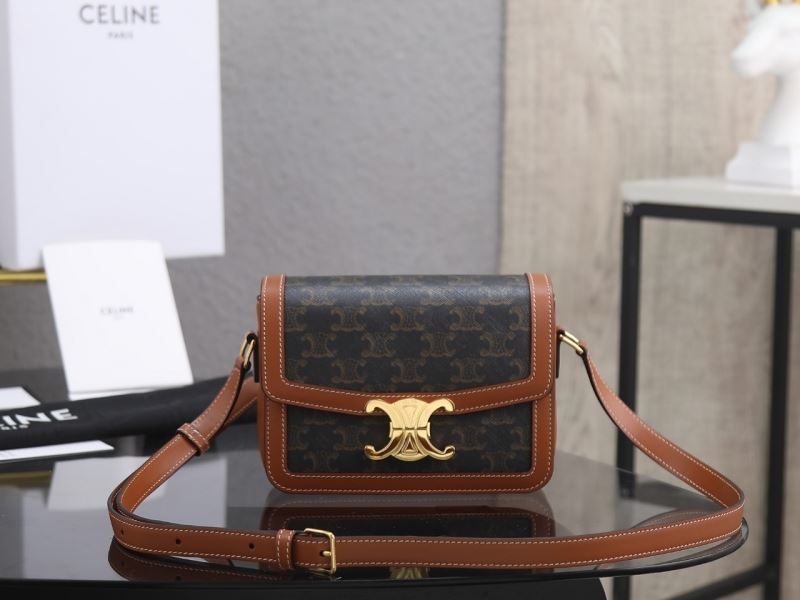 Ce1i*e triomphe bags